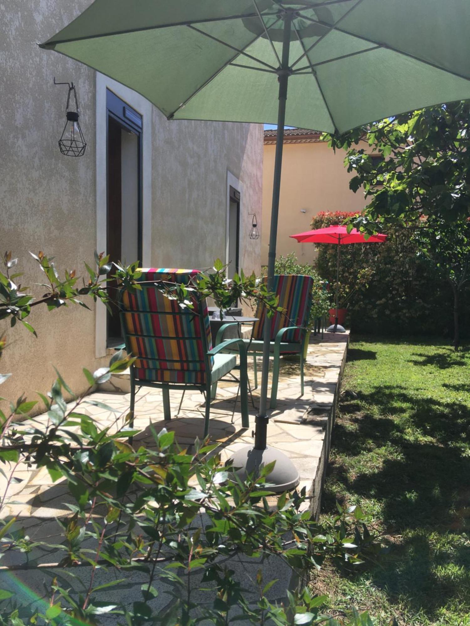 Les villas du triangle - chambres d'hôtes Nîmes Exterior foto